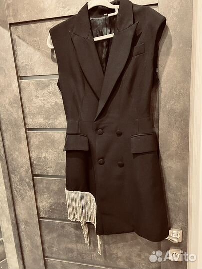 Пиджаки и жакеты женские