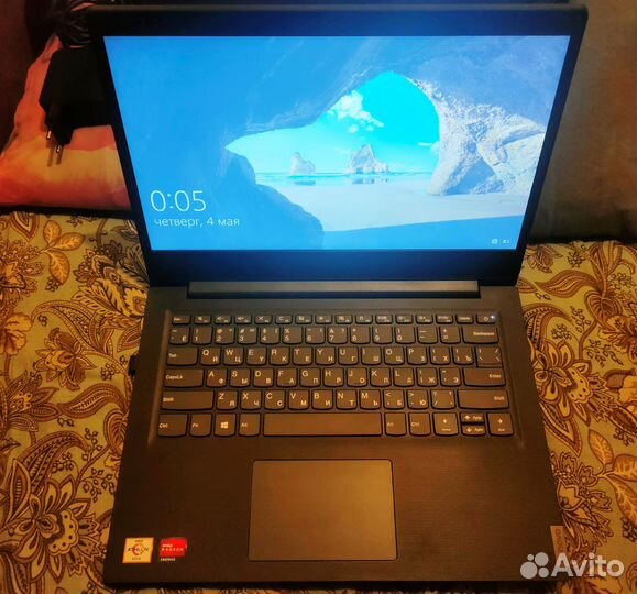 Ноутбук Lenovo V14 (82C6S03900)