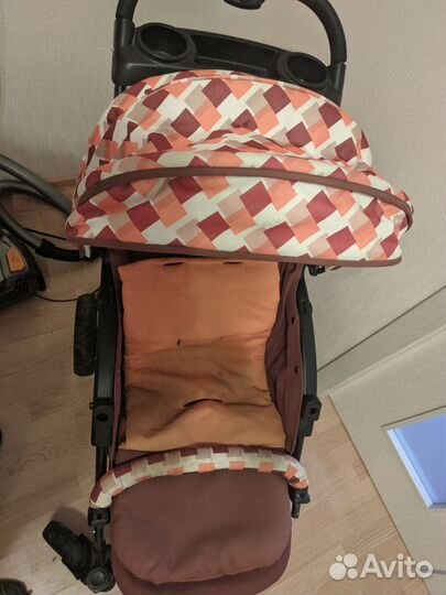 Прогулочная коляска