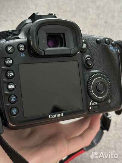 Зеркальный фотоаппарат canon 7d