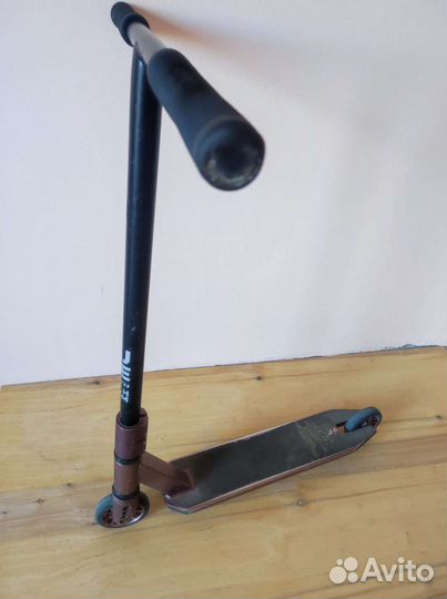 Трюковой самокат tech team duker 303