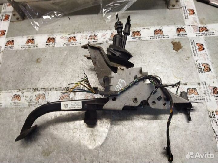 Педаль сцепления Ford Focus 3 хетчбэк 1.6L duratec