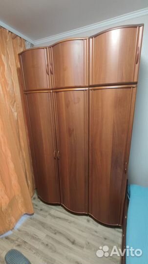 Шкаф двухстворчатый