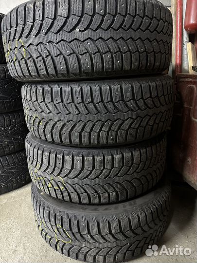 Bridgestone Blizzak Spike-01 225/55 R18 98T