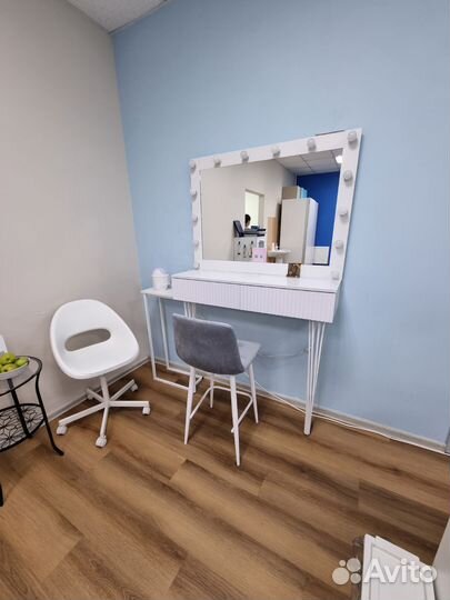 Работа мастер бровист