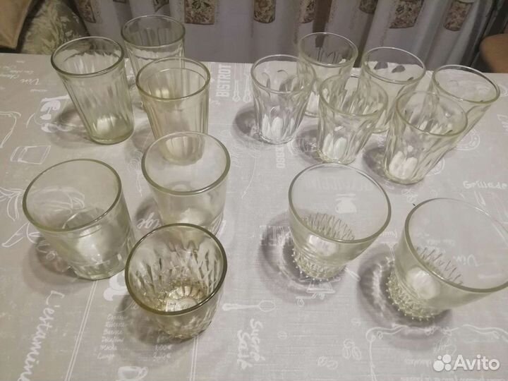 Посуда: стаканы, чайник заварочный,кружки,тарелки