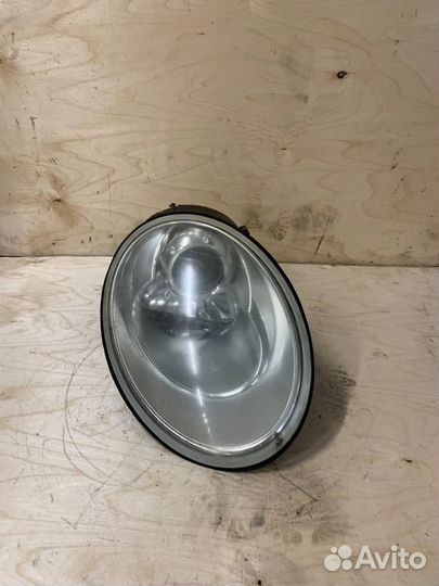Фара передняя правая Volkswagen Beetle галоген