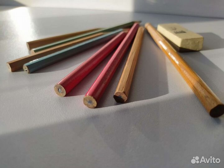8 б/у Советских простых карадашей+ ластик СССР