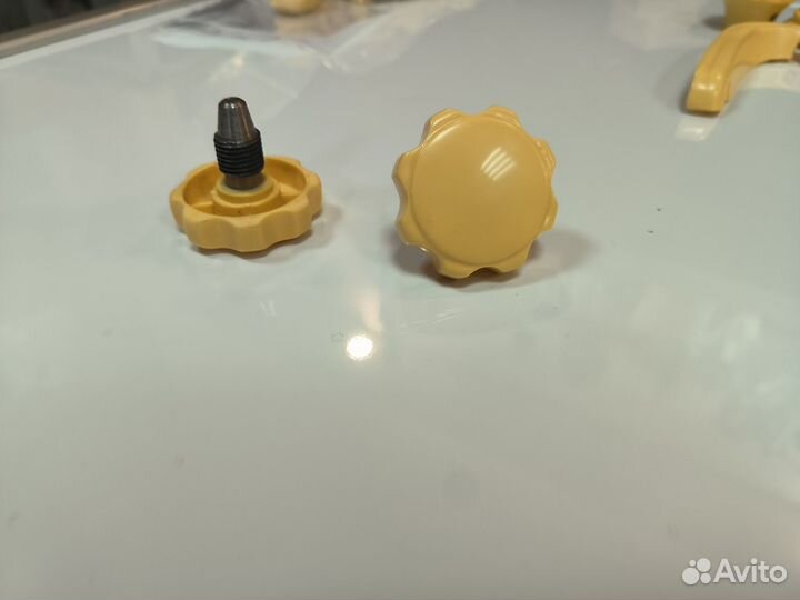 Ручки регулировки переднего дивана Газ 21