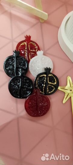 Брошь гранат