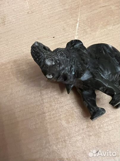 Слоник из камня