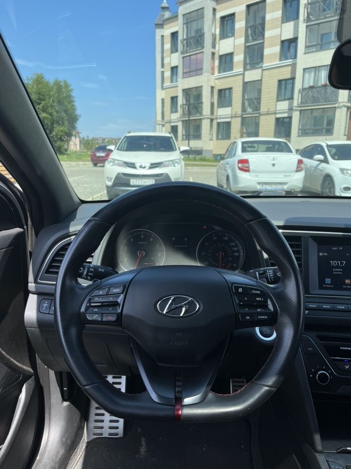 Hyundai Elantra: фото владельца