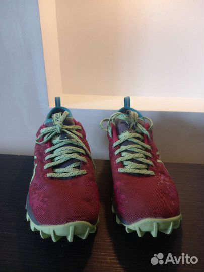 Кроссовки женские 40 размер бу