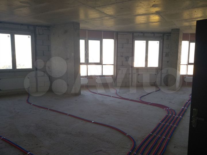 3-к. квартира, 90 м², 35/42 эт.