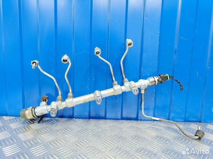 Топливная рампа Kia Sorento 2 XM 2.2 D4HB 2009