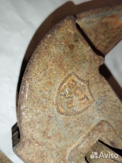 Замок клиновой