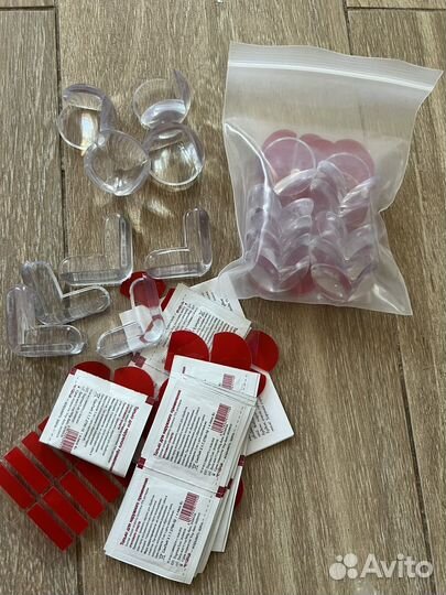 Защитные уголки на мебель для безопасности детей