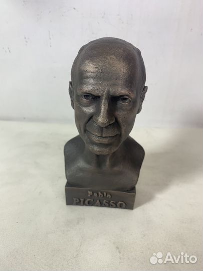 Бронзовый бюст художника Пикассо