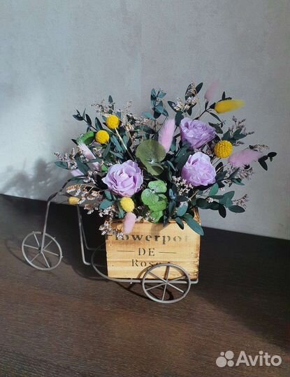 Неувядающая цветочная композиция букет