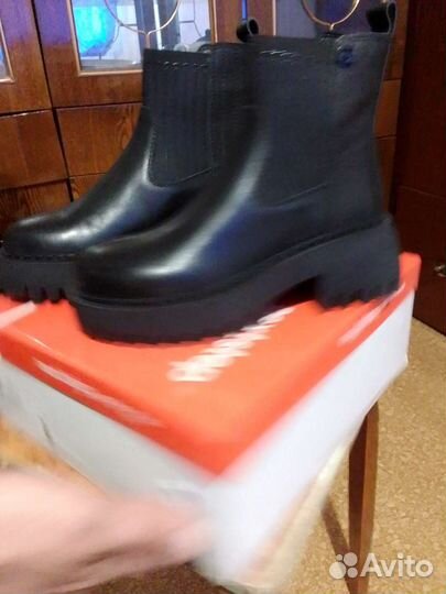 Ботинки женские