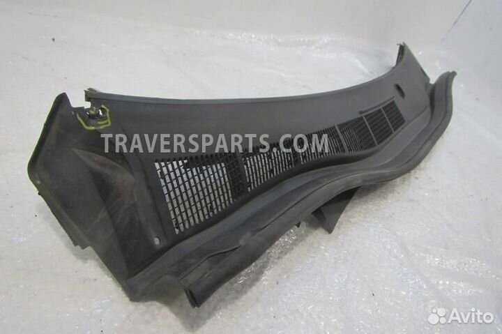 Водосток лобового стекла (жабо)