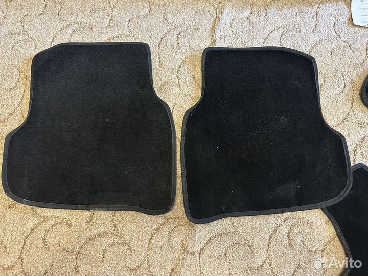 Автомобильные коврики на VW Polo