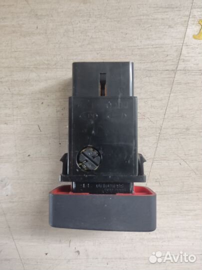 Кнопка аварийной сигнализации Hyundai Sonata 4 EF