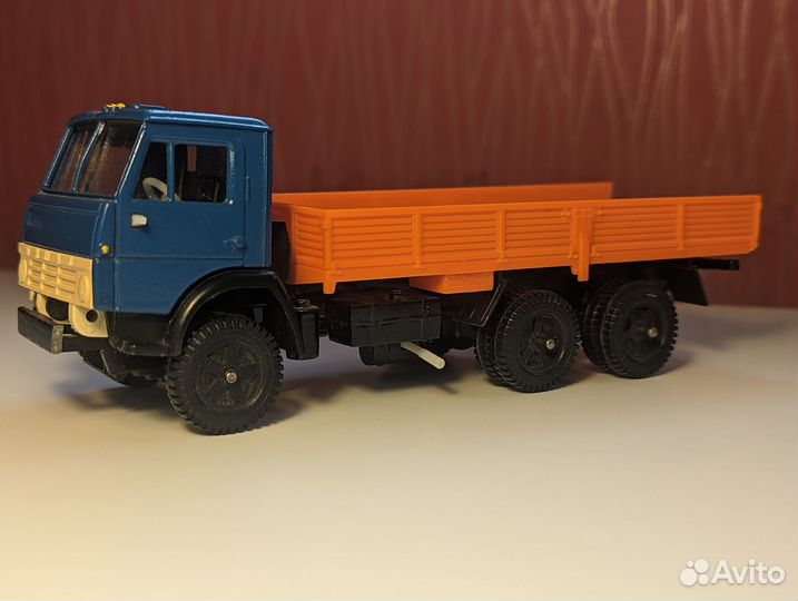 Модель автомобиля 1:43 СССР камаз