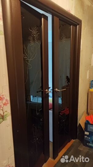 Двери в зал б/у