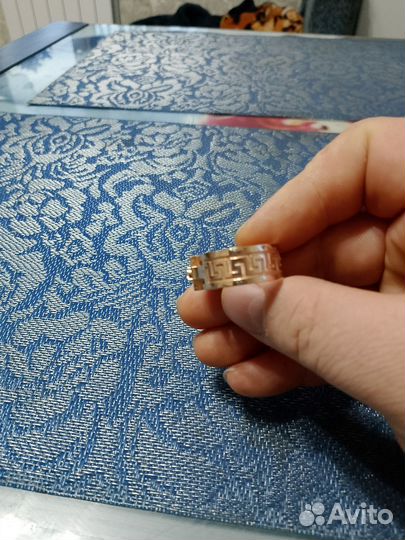 Золотое кольцо с бриллиантами