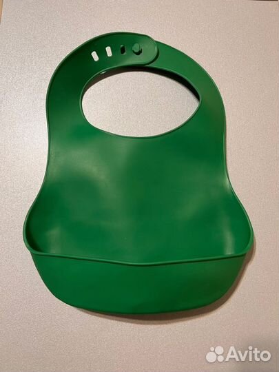 Слюнявчик нагрудник силиконовый с карманом