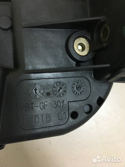 Замок задней левой двери Mercedes-Benz W211