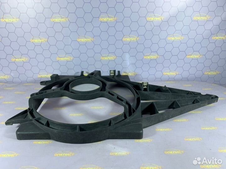 Диффузор радиатора Opel Omega B X25XE