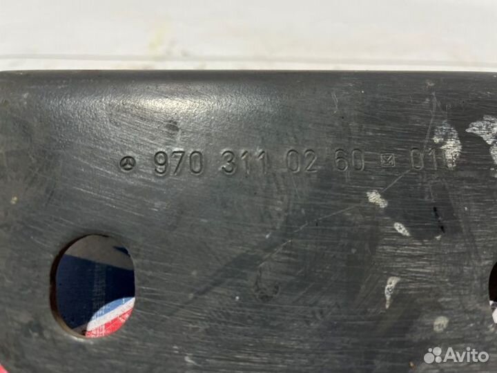 Кронштейн кабины передний левый Mercedes-Benz