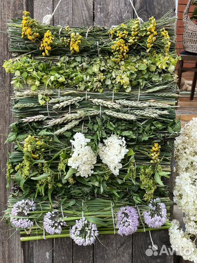 Травяное панно