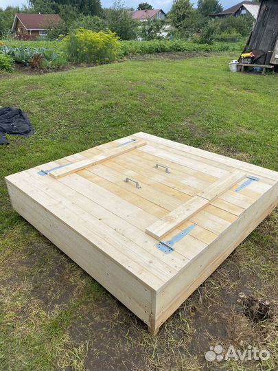 Песочница с крышкой