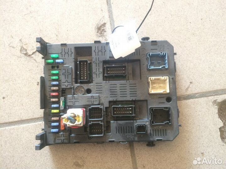 Блок предохранителей Peugeot 308 2007 - 2011