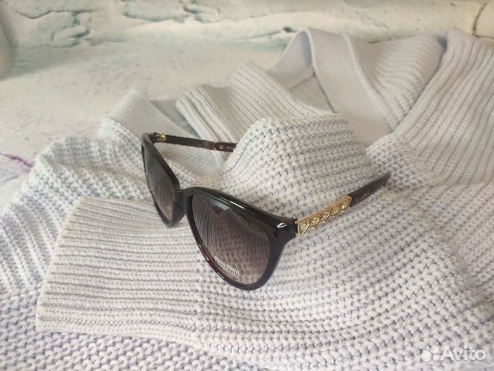 Солнцезащитные очки miu miu