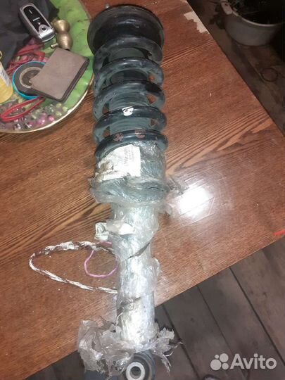 Передняя стойка pajero 3