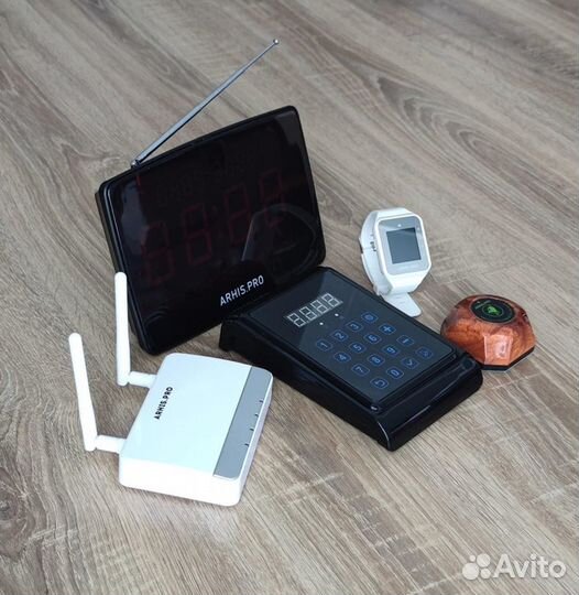 Кнопка вызова официанта и кальянщика с табло