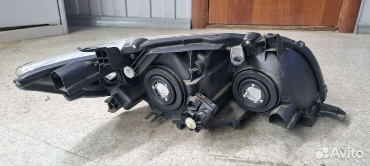 Toyota corolla 150 фара передняя