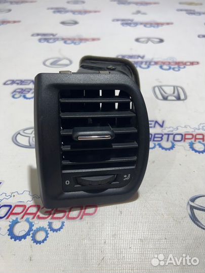 Дефлектор воздушный передний левый Skoda Fabia 2