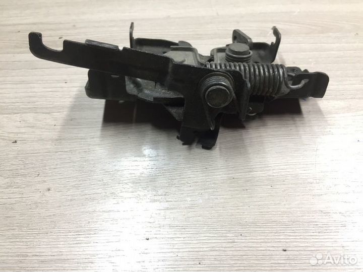 Замок капота Mazda Demio DY с2002-2007г Демио DY с