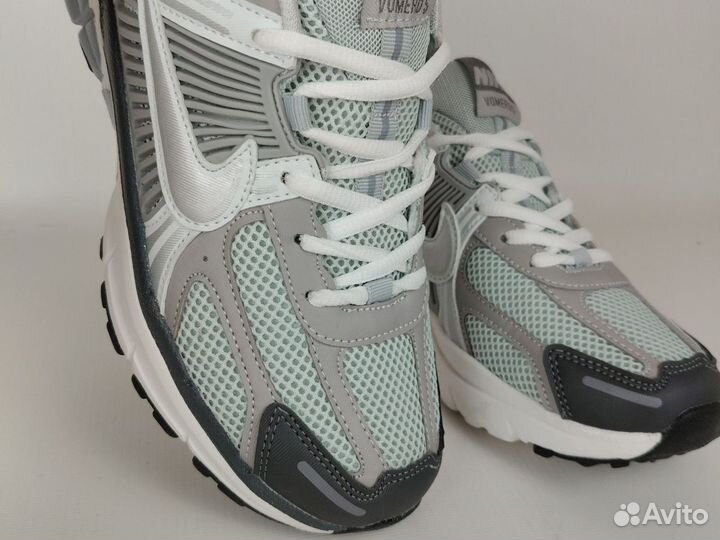 Кроссовки Nike air zoom Vomero 5 новые