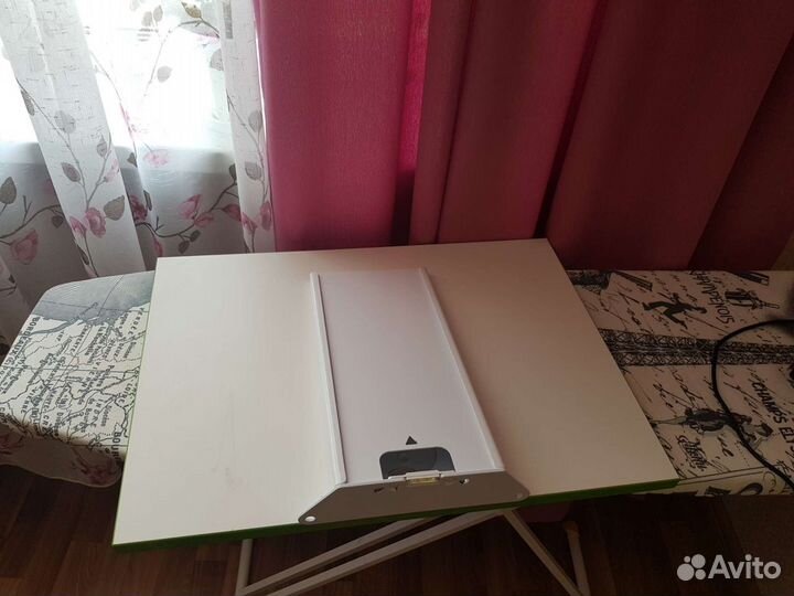 Полка настенная под микроволновую печь