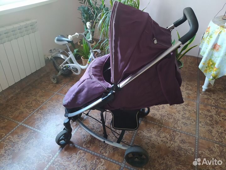 Прогулочная коляска