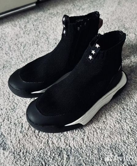 Кроссовки для девочки zara 32