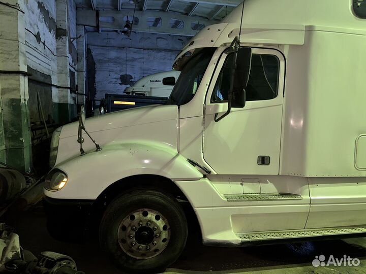 Freightliner Columbia, 2002