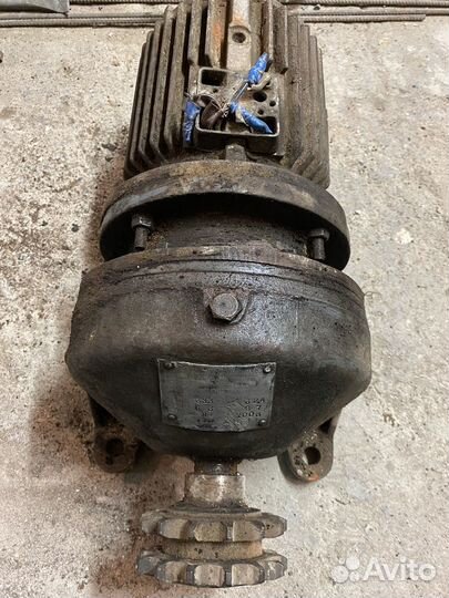 Двигатель редуктор