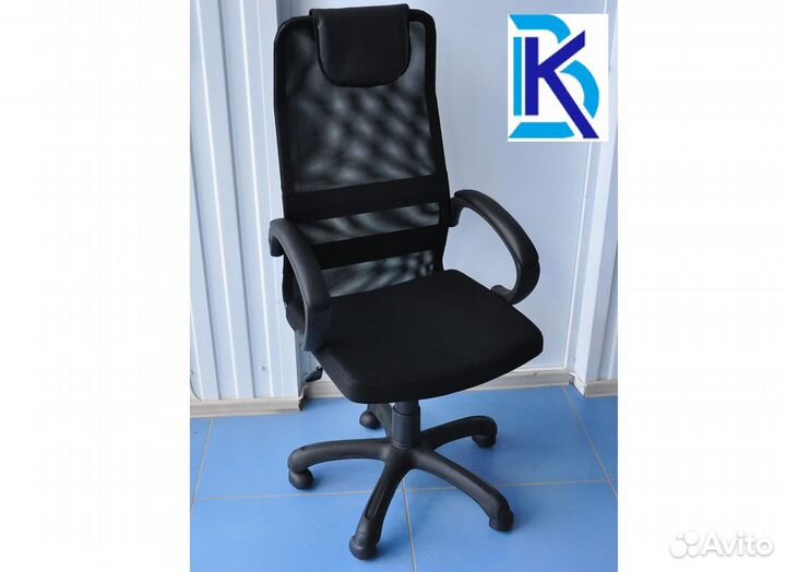 Офисное кресло 